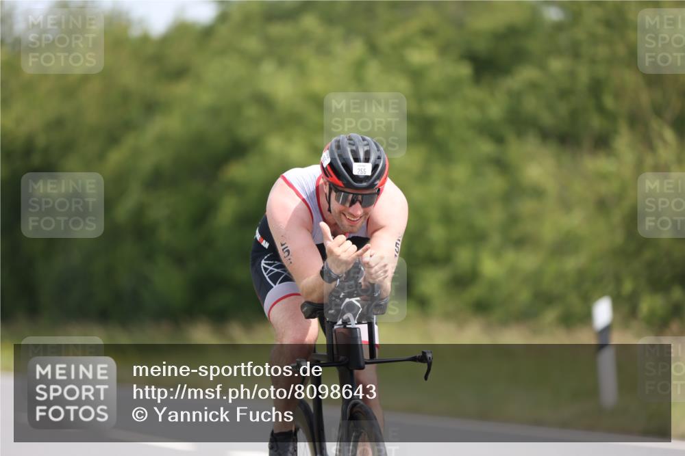 22.06.2025 - Viking Triathlon Yannick Fuchs http://msf.ph/oto/8098643 22.06.2025 12:02:07 Radfahren 62, 255, 349, 620 meine-sportfotos.de