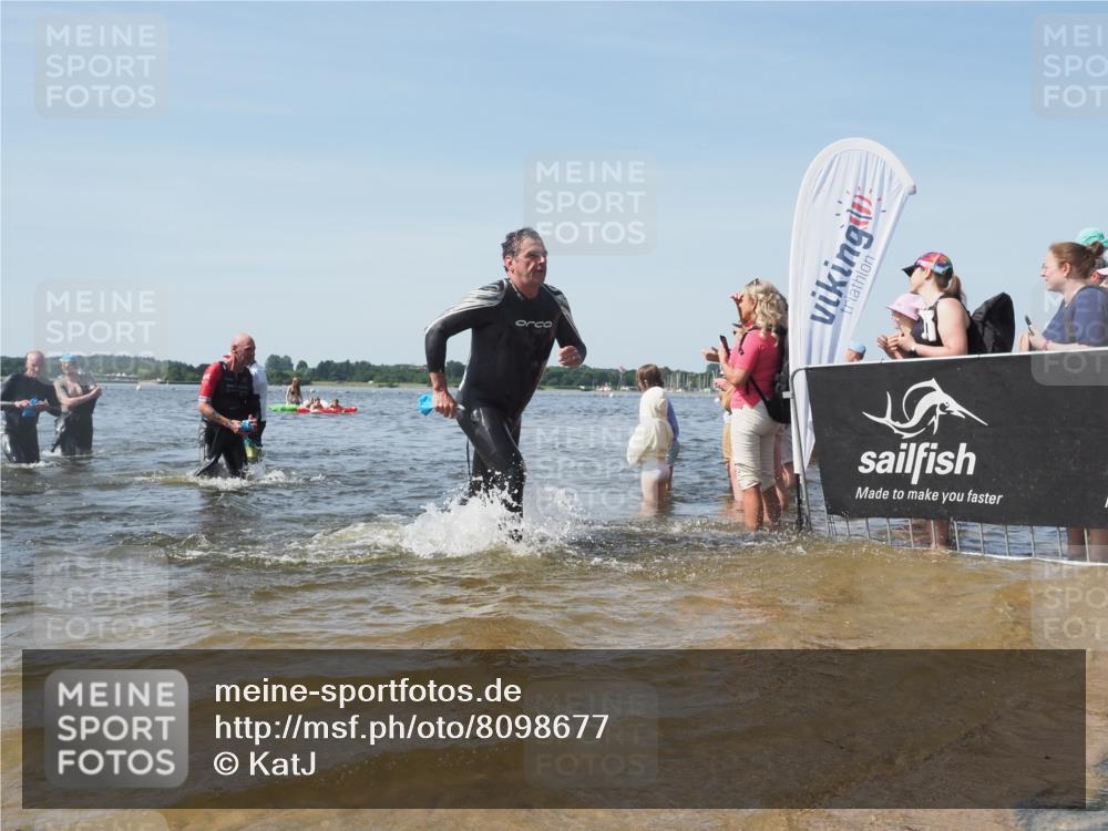 22.06.2025 - Viking Triathlon KatJ http://msf.ph/oto/8098677 22.06.2025 10:32:06 Schwimmen 63, 193, 207, 214, 226, 271, 449, 464, 488 meine-sportfotos.de