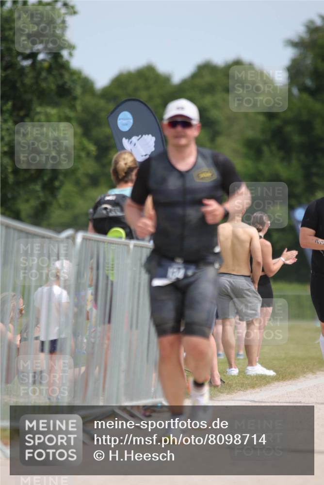 22.06.2025 - Viking Triathlon H.Heesch http://msf.ph/oto/8098714 22.06.2025 13:15:11 Laufen 29, 134 meine-sportfotos.de