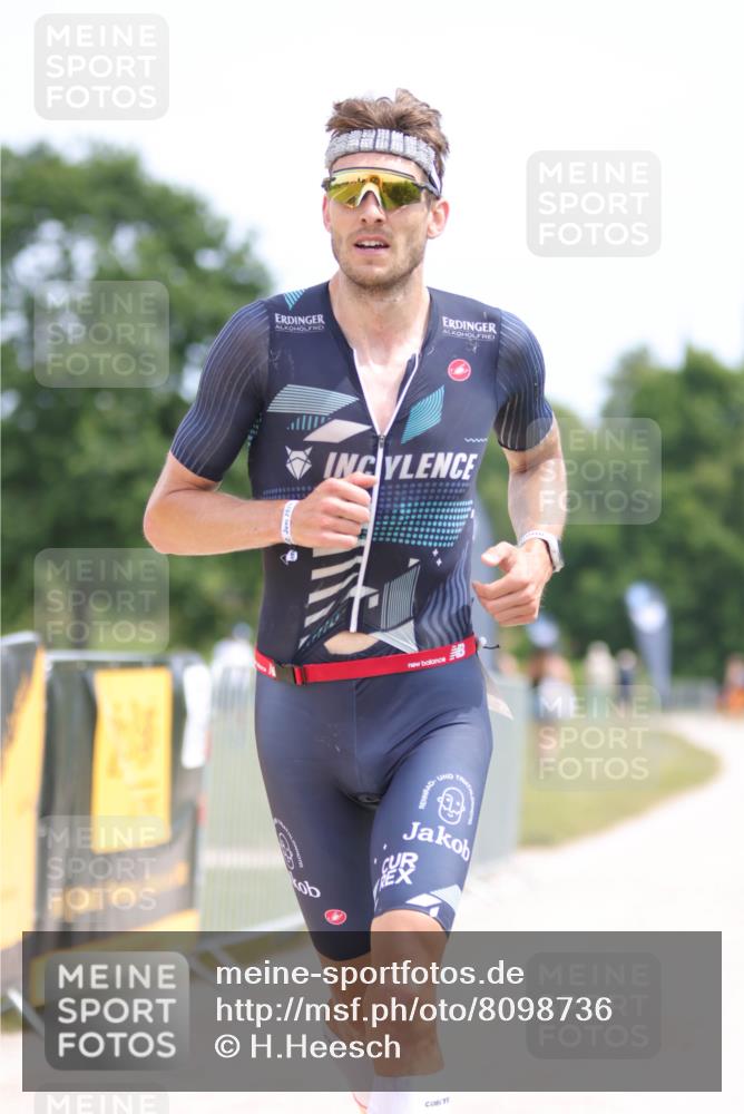 22.06.2025 - Viking Triathlon H.Heesch http://msf.ph/oto/8098736 22.06.2025 12:37:00 Laufen 557 meine-sportfotos.de