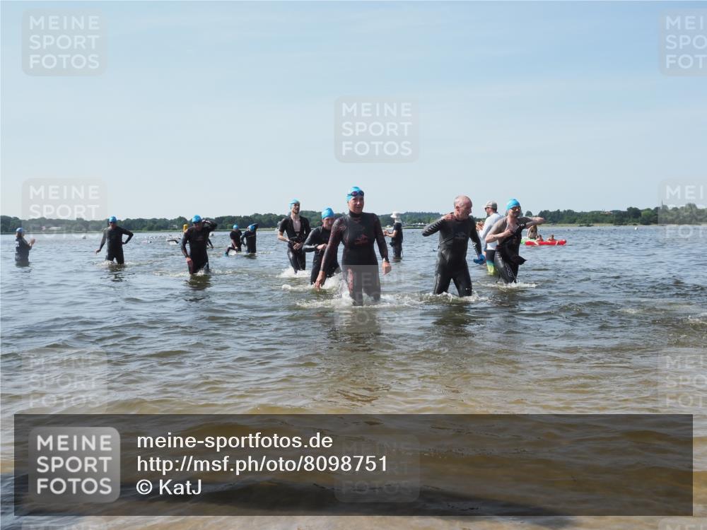 22.06.2025 - Viking Triathlon KatJ http://msf.ph/oto/8098751 22.06.2025 10:32:10 Schwimmen 63, 147, 193, 207, 214, 226, 271, 464, 488 meine-sportfotos.de