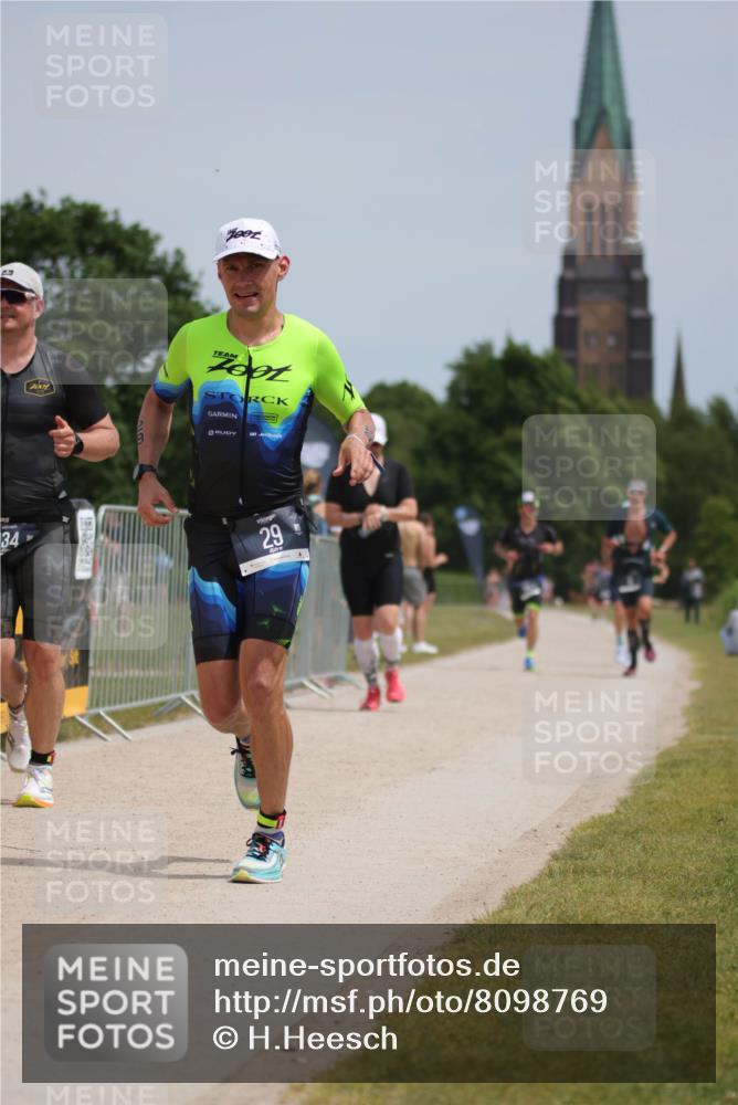 22.06.2025 - Viking Triathlon H.Heesch http://msf.ph/oto/8098769 22.06.2025 13:15:15 Laufen 29, 81, 134, 228, 232, 365 meine-sportfotos.de
