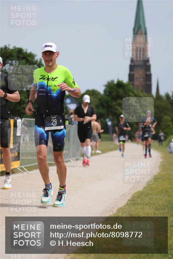 22.06.2025 - Viking Triathlon H.Heesch http://msf.ph/oto/8098772 22.06.2025 13:15:15 Laufen 29, 81, 134, 228, 232, 365 meine-sportfotos.de