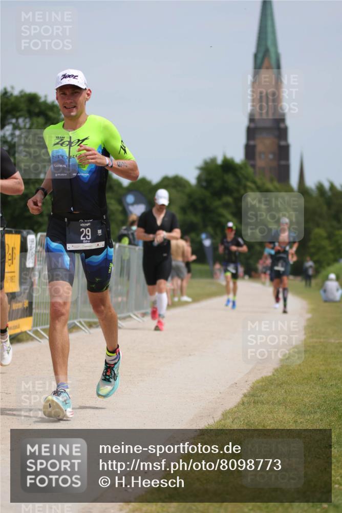 22.06.2025 - Viking Triathlon H.Heesch http://msf.ph/oto/8098773 22.06.2025 13:15:15 Laufen 29, 81, 134, 228, 232, 365 meine-sportfotos.de