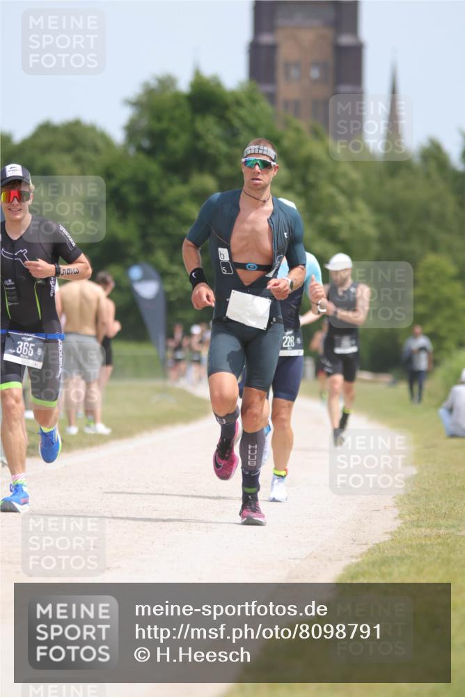 22.06.2025 - Viking Triathlon H.Heesch http://msf.ph/oto/8098791 22.06.2025 13:15:19 Laufen 29, 81, 134, 228, 232, 365 meine-sportfotos.de