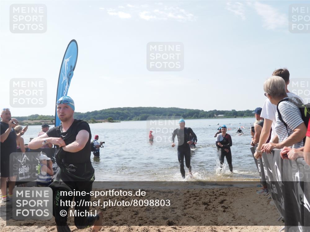 22.06.2025 - Viking Triathlon MichiJ http://msf.ph/oto/8098803 22.06.2025 10:43:26 Schwimmen 115, 257, 483, 501, 620 meine-sportfotos.de