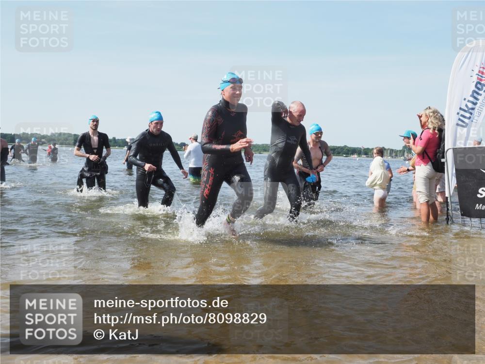 22.06.2025 - Viking Triathlon KatJ http://msf.ph/oto/8098829 22.06.2025 10:32:12 Schwimmen 63, 147, 173, 193, 207, 214, 226, 271, 461, 464, 488 meine-sportfotos.de