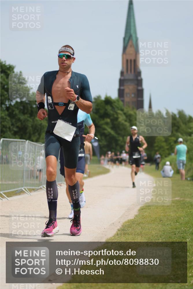 22.06.2025 - Viking Triathlon H.Heesch http://msf.ph/oto/8098830 22.06.2025 13:15:22 Laufen 81, 228, 232, 265, 365 meine-sportfotos.de