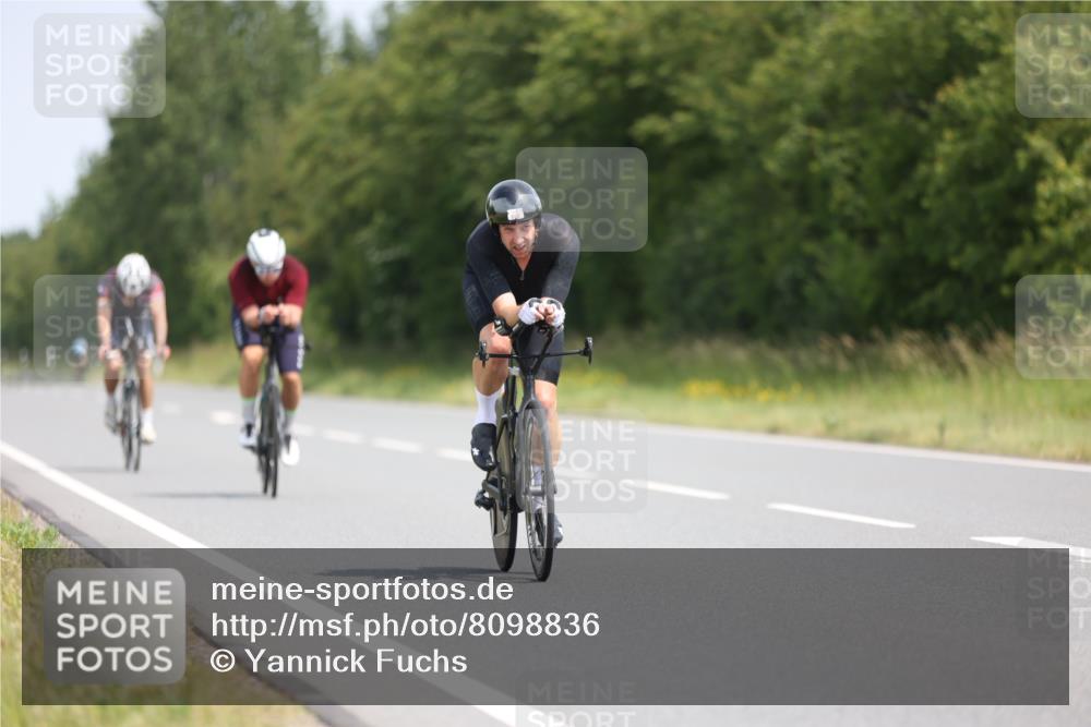 22.06.2025 - Viking Triathlon Yannick Fuchs http://msf.ph/oto/8098836 22.06.2025 12:02:18 Radfahren 51, 53, 178, 198, 401, 443, 526, 654 meine-sportfotos.de
