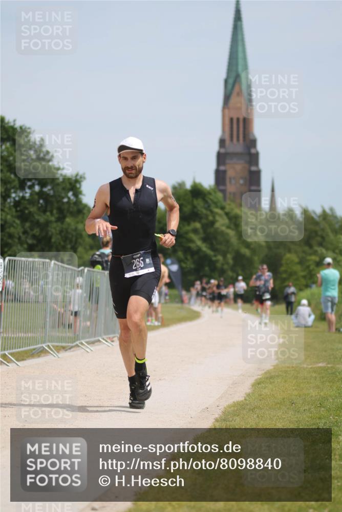 22.06.2025 - Viking Triathlon H.Heesch http://msf.ph/oto/8098840 22.06.2025 13:15:27 Laufen 81, 228, 265, 365 meine-sportfotos.de