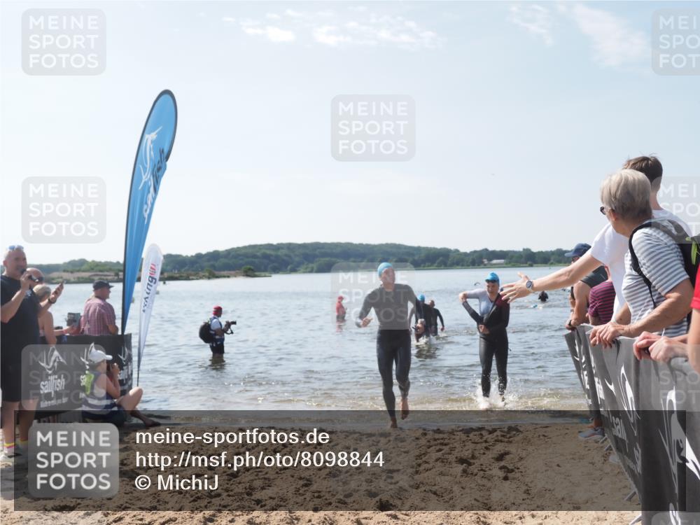 22.06.2025 - Viking Triathlon MichiJ http://msf.ph/oto/8098844 22.06.2025 10:43:26 Schwimmen 115, 257, 483, 501, 620 meine-sportfotos.de