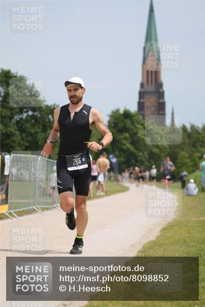 22.06.2025 - Viking Triathlon H.Heesch http://msf.ph/oto/8098852 22.06.2025 13:15:27 Laufen 81, 228, 265, 365 meine-sportfotos.de