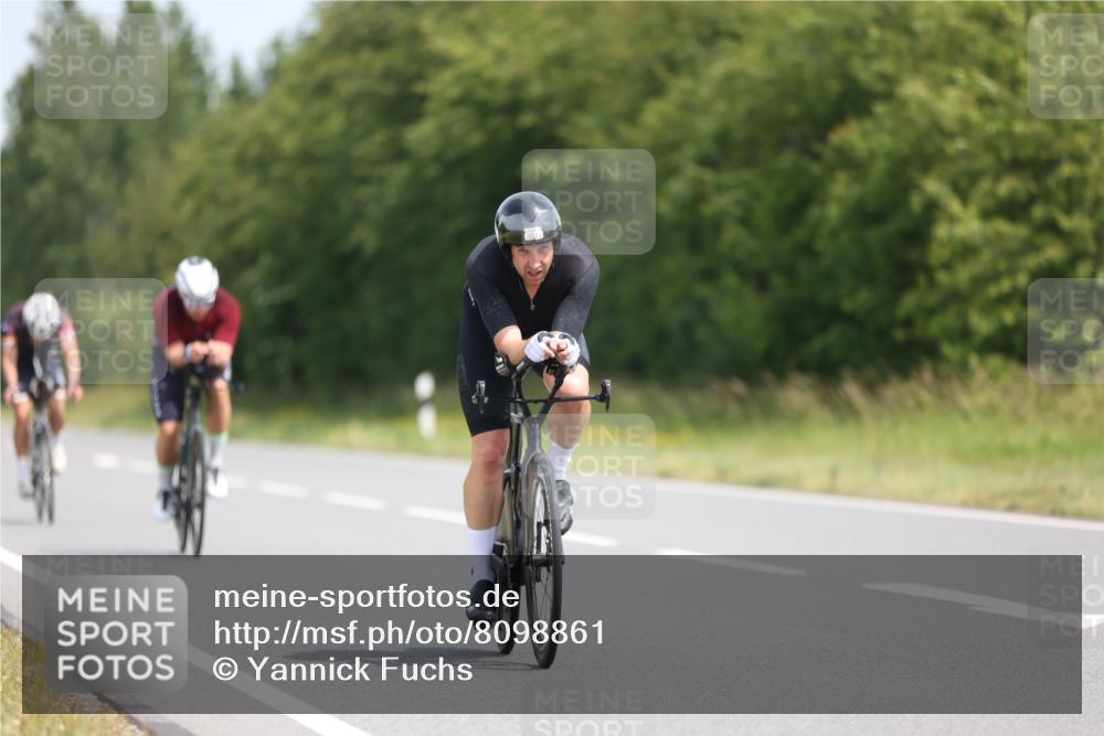 22.06.2025 - Viking Triathlon Yannick Fuchs http://msf.ph/oto/8098861 22.06.2025 12:02:18 Radfahren 51, 53, 178, 198, 401, 443, 526, 654 meine-sportfotos.de