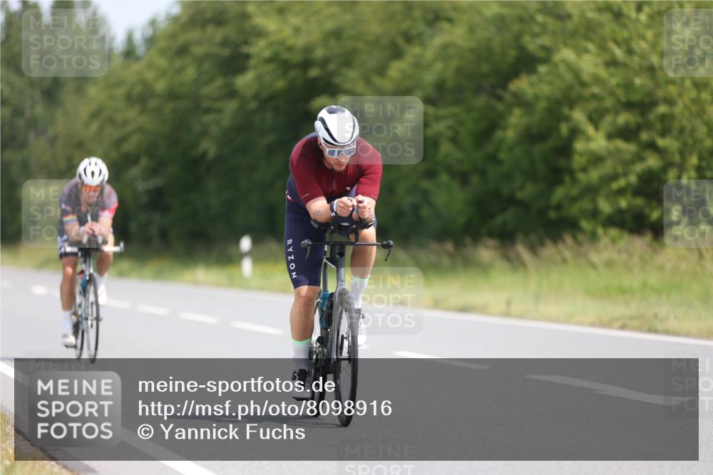 22.06.2025 - Viking Triathlon Yannick Fuchs http://msf.ph/oto/8098916 22.06.2025 12:02:19 Radfahren 51, 53, 90, 178, 198, 388, 401, 443, 526, 642, 654 meine-sportfotos.de