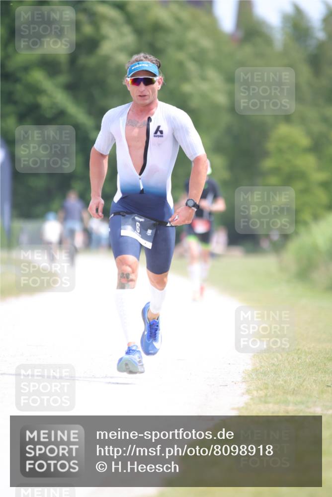22.06.2025 - Viking Triathlon H.Heesch http://msf.ph/oto/8098918 22.06.2025 12:42:08 Laufen 6 meine-sportfotos.de