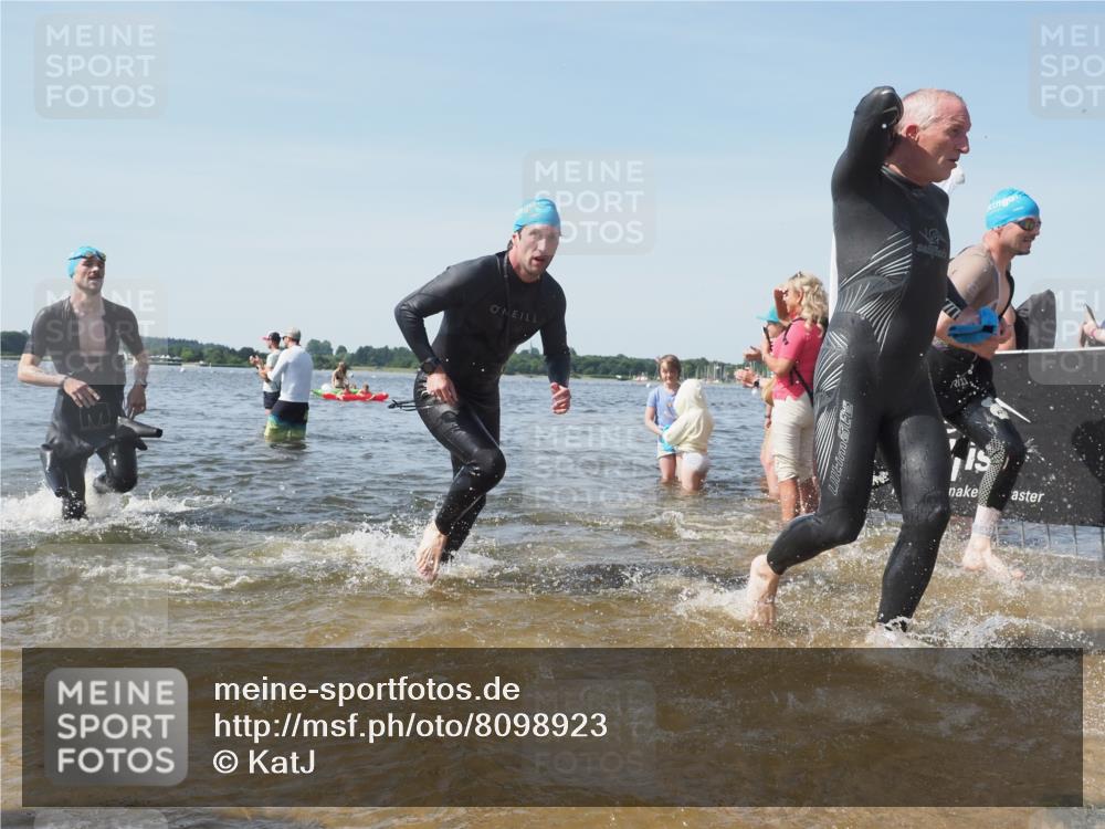 22.06.2025 - Viking Triathlon KatJ http://msf.ph/oto/8098923 22.06.2025 10:32:14 Schwimmen 53, 147, 173, 193, 207, 214, 226, 271, 461, 464, 488 meine-sportfotos.de