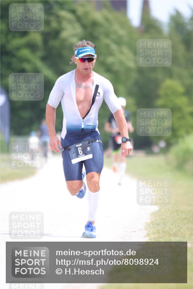 22.06.2025 - Viking Triathlon H.Heesch http://msf.ph/oto/8098924 22.06.2025 12:42:08 Laufen 6 meine-sportfotos.de