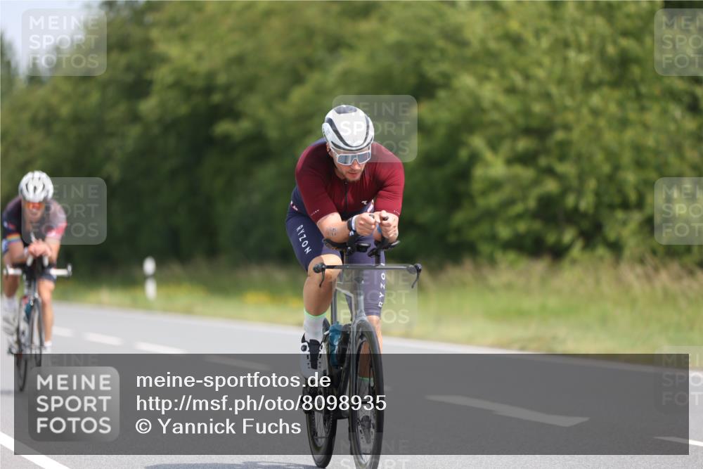 22.06.2025 - Viking Triathlon Yannick Fuchs http://msf.ph/oto/8098935 22.06.2025 12:02:20 Radfahren 51, 53, 90, 178, 198, 384, 388, 401, 423, 443, 526, 642, 654 meine-sportfotos.de
