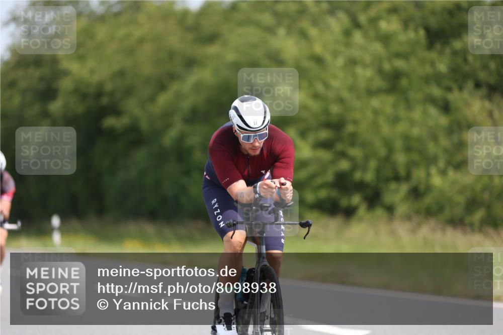 22.06.2025 - Viking Triathlon Yannick Fuchs http://msf.ph/oto/8098938 22.06.2025 12:02:20 Radfahren 51, 53, 90, 178, 198, 384, 388, 401, 423, 443, 526, 642, 654 meine-sportfotos.de