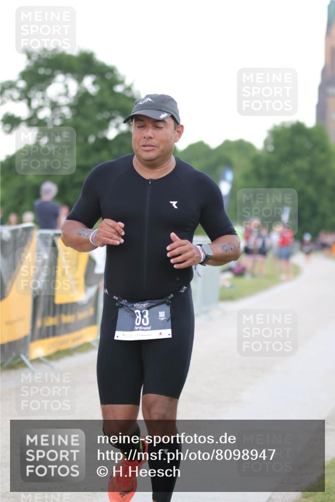 22.06.2025 - Viking Triathlon H.Heesch http://msf.ph/oto/8098947 22.06.2025 16:30:00 Laufen 83 meine-sportfotos.de