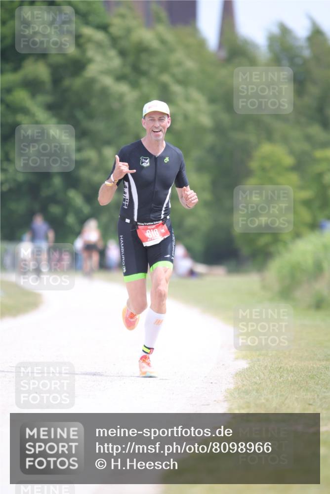 22.06.2025 - Viking Triathlon H.Heesch http://msf.ph/oto/8098966 22.06.2025 12:42:14 Laufen 6, 610 meine-sportfotos.de