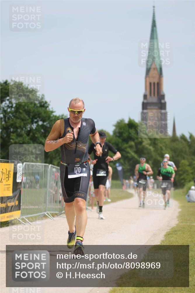 22.06.2025 - Viking Triathlon H.Heesch http://msf.ph/oto/8098969 22.06.2025 13:15:51 Laufen 117, 170, 198, 304, 393, 401, 534, 549 meine-sportfotos.de
