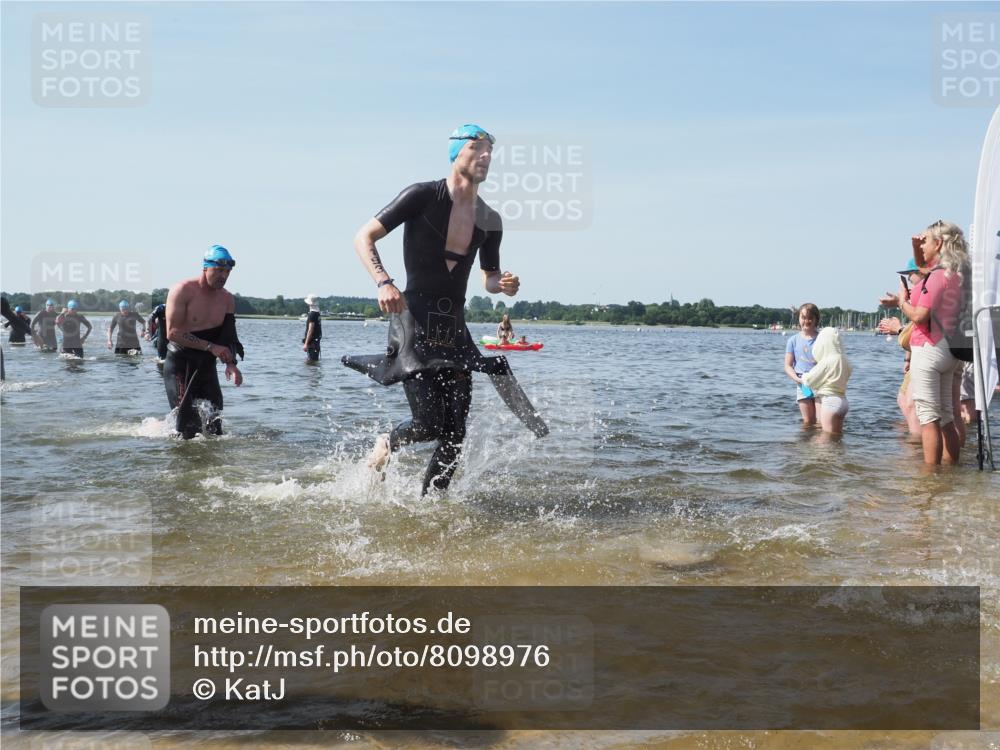 22.06.2025 - Viking Triathlon KatJ http://msf.ph/oto/8098976 22.06.2025 10:32:15 Schwimmen 53, 147, 173, 193, 207, 214, 226, 271, 461, 464, 488 meine-sportfotos.de