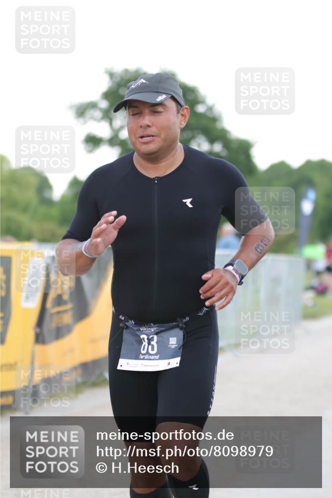 22.06.2025 - Viking Triathlon H.Heesch http://msf.ph/oto/8098979 22.06.2025 16:30:01 Laufen 83 meine-sportfotos.de