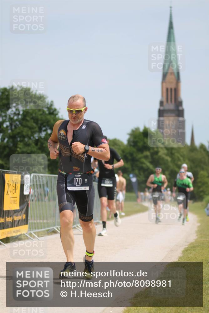 22.06.2025 - Viking Triathlon H.Heesch http://msf.ph/oto/8098981 22.06.2025 13:15:52 Laufen 117, 170, 198, 304, 393, 401, 534 meine-sportfotos.de