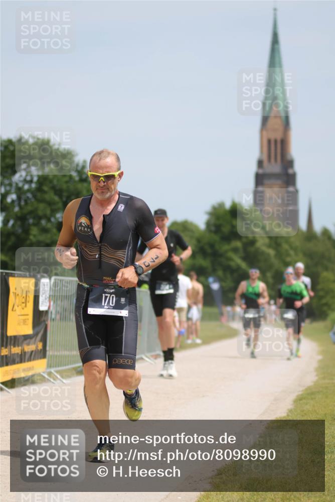 22.06.2025 - Viking Triathlon H.Heesch http://msf.ph/oto/8098990 22.06.2025 13:15:52 Laufen 117, 170, 198, 304, 393, 401, 534 meine-sportfotos.de