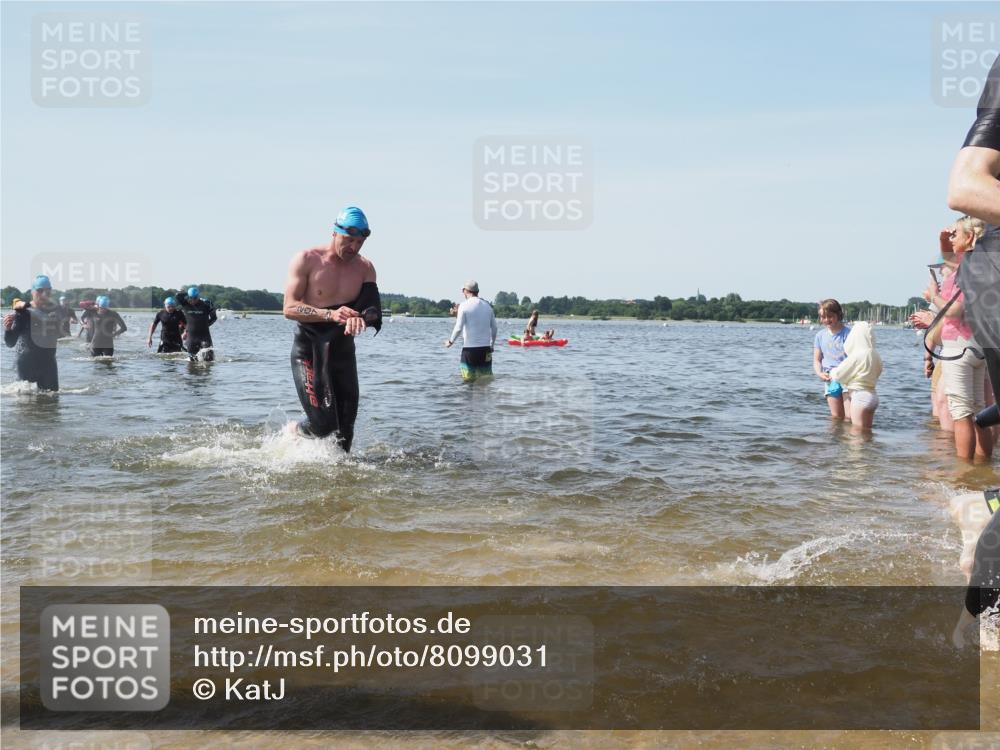 22.06.2025 - Viking Triathlon KatJ http://msf.ph/oto/8099031 22.06.2025 10:32:16 Schwimmen 53, 147, 173, 193, 207, 214, 226, 271, 461, 464 meine-sportfotos.de