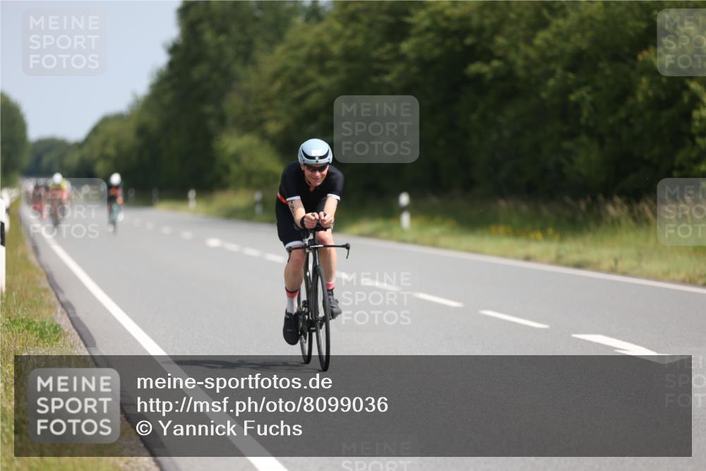 22.06.2025 - Viking Triathlon Yannick Fuchs http://msf.ph/oto/8099036 22.06.2025 11:23:27 Radfahren 157, 332, 351, 398, 632 meine-sportfotos.de