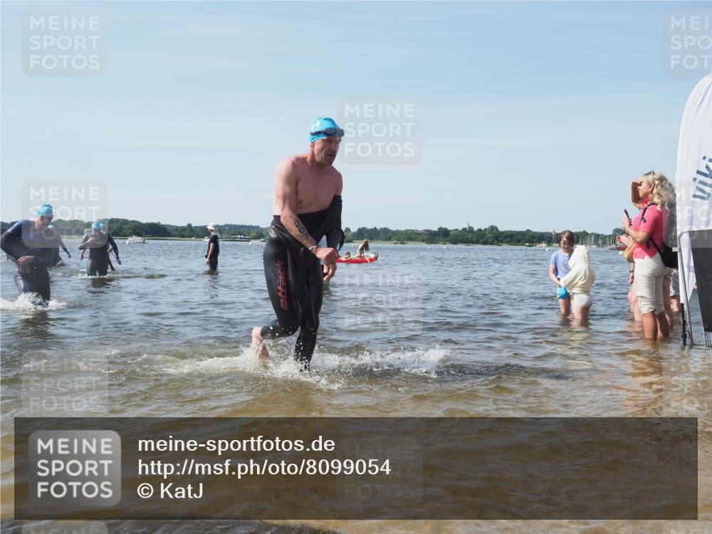 22.06.2025 - Viking Triathlon KatJ http://msf.ph/oto/8099054 22.06.2025 10:32:17 Schwimmen 53, 147, 173, 193, 207, 214, 271, 461 meine-sportfotos.de
