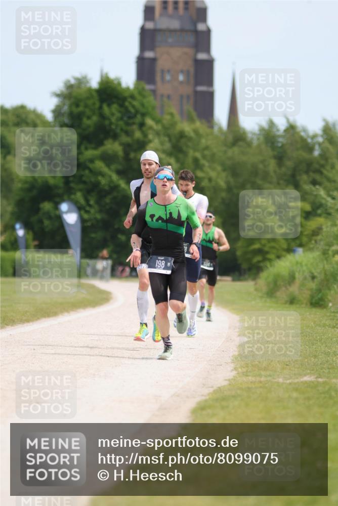 22.06.2025 - Viking Triathlon H.Heesch http://msf.ph/oto/8099075 22.06.2025 12:43:26 Laufen 178, 198, 393 meine-sportfotos.de