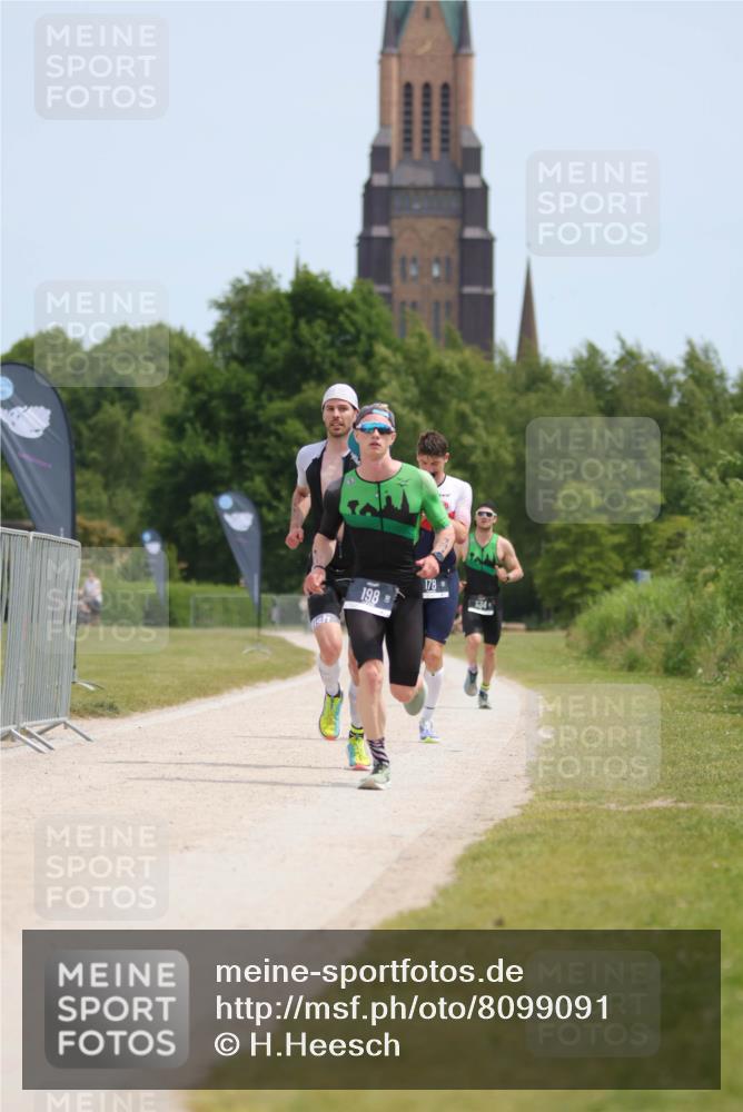22.06.2025 - Viking Triathlon H.Heesch http://msf.ph/oto/8099091 22.06.2025 12:43:27 Laufen 178, 198, 393, 534 meine-sportfotos.de