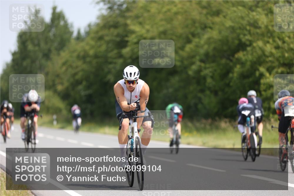22.06.2025 - Viking Triathlon Yannick Fuchs http://msf.ph/oto/8099104 22.06.2025 12:02:32 Radfahren 18, 90, 198, 278, 350, 374, 384, 388, 407, 423, 522, 526, 534, 536, 546, 630, 642 meine-sportfotos.de