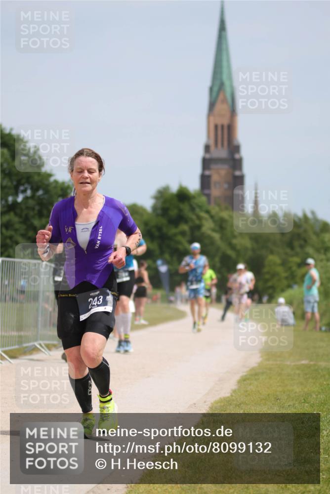 22.06.2025 - Viking Triathlon H.Heesch http://msf.ph/oto/8099132 22.06.2025 13:16:09 Laufen 70, 243, 298, 399 meine-sportfotos.de
