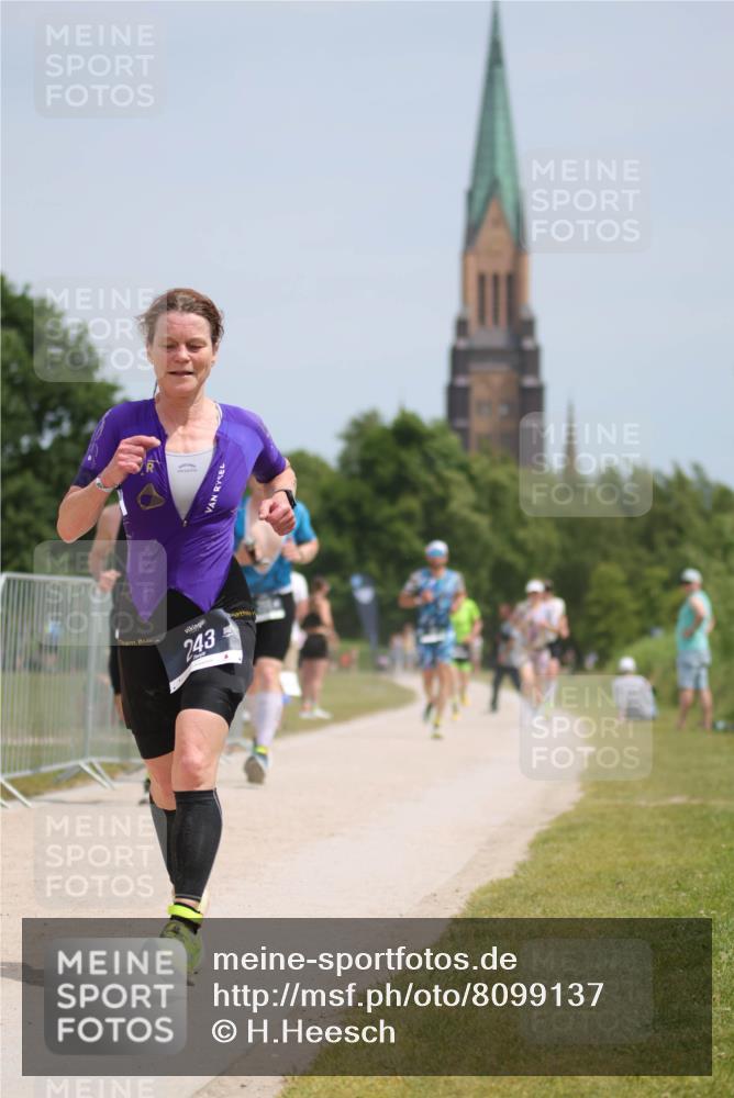 22.06.2025 - Viking Triathlon H.Heesch http://msf.ph/oto/8099137 22.06.2025 13:16:09 Laufen 70, 243, 298, 399 meine-sportfotos.de