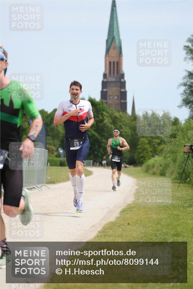 22.06.2025 - Viking Triathlon H.Heesch http://msf.ph/oto/8099144 22.06.2025 12:43:30 Laufen 178, 198, 393, 534 meine-sportfotos.de