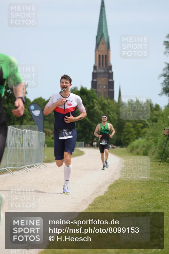 22.06.2025 - Viking Triathlon H.Heesch http://msf.ph/oto/8099153 22.06.2025 12:43:30 Laufen 178, 198, 393, 534 meine-sportfotos.de
