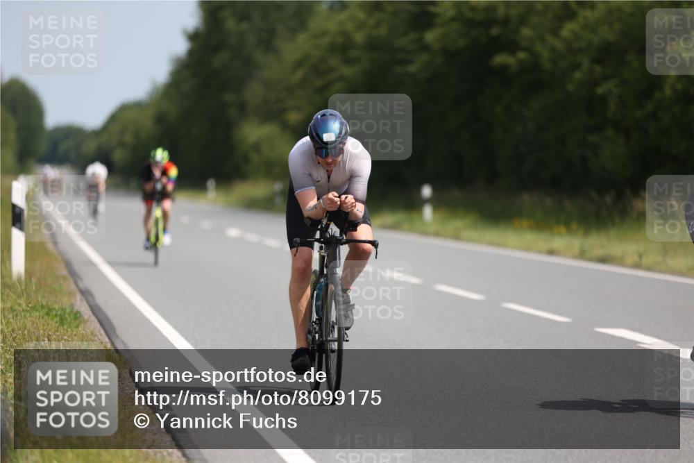22.06.2025 - Viking Triathlon Yannick Fuchs http://msf.ph/oto/8099175 22.06.2025 11:23:40 Radfahren 21, 34, 177, 179, 334, 363, 365, 385, 414, 470, 484, 632, 642 meine-sportfotos.de