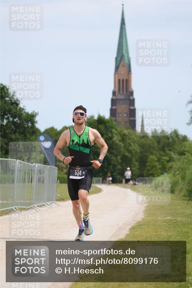 22.06.2025 - Viking Triathlon H.Heesch http://msf.ph/oto/8099176 22.06.2025 12:43:34 Laufen 178, 198, 393, 534 meine-sportfotos.de