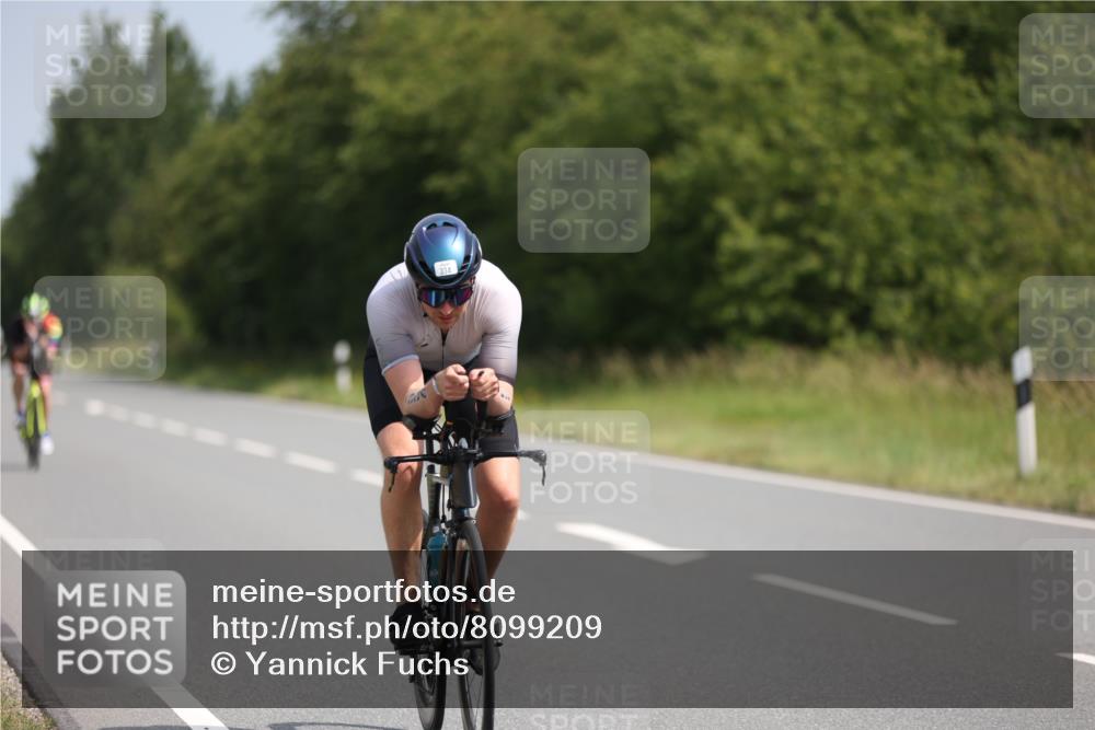 22.06.2025 - Viking Triathlon Yannick Fuchs http://msf.ph/oto/8099209 22.06.2025 11:23:41 Radfahren 21, 34, 177, 179, 334, 363, 365, 385, 414, 470, 484, 642 meine-sportfotos.de