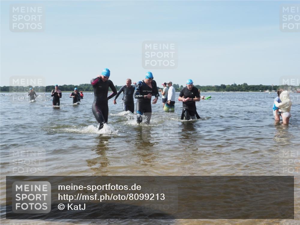 22.06.2025 - Viking Triathlon KatJ http://msf.ph/oto/8099213 22.06.2025 10:32:26 Schwimmen 53, 80, 147, 170, 173, 461, 492 meine-sportfotos.de