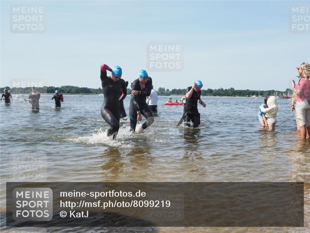 22.06.2025 - Viking Triathlon KatJ http://msf.ph/oto/8099219 22.06.2025 10:32:26 Schwimmen 53, 80, 147, 170, 173, 461, 492 meine-sportfotos.de