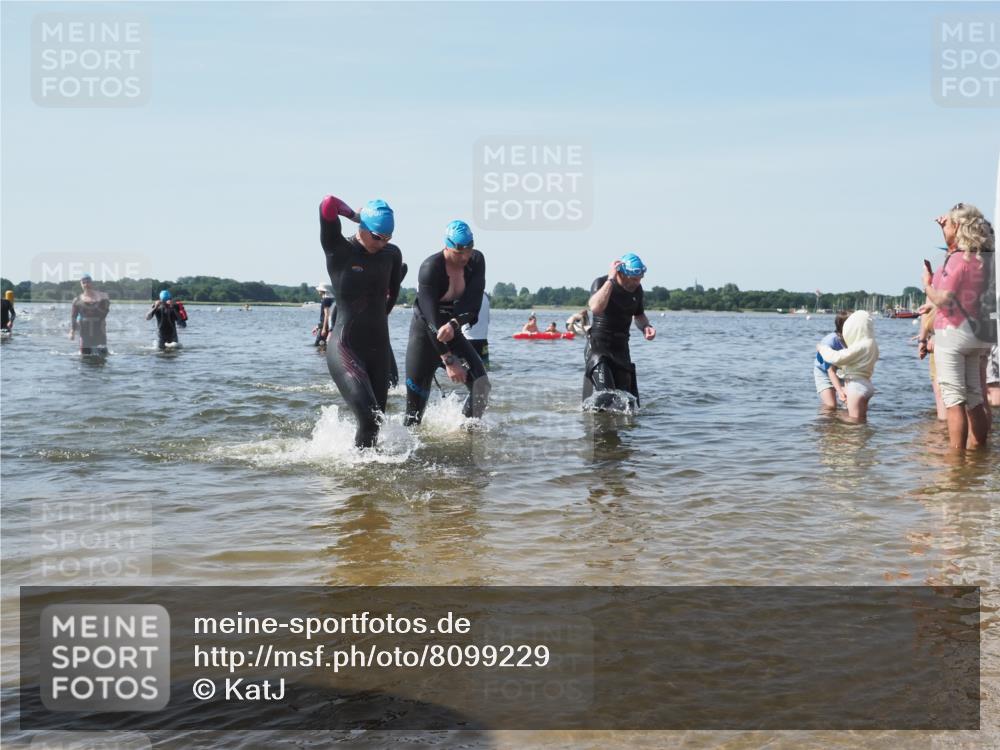22.06.2025 - Viking Triathlon KatJ http://msf.ph/oto/8099229 22.06.2025 10:32:27 Schwimmen 53, 80, 147, 170, 173, 461, 492 meine-sportfotos.de