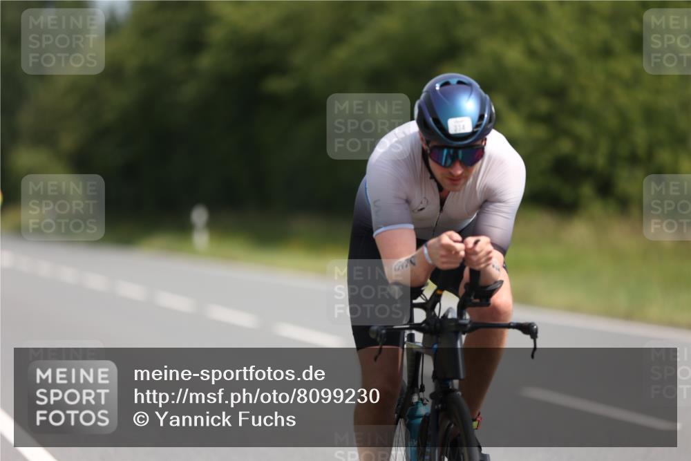 22.06.2025 - Viking Triathlon Yannick Fuchs http://msf.ph/oto/8099230 22.06.2025 11:23:41 Radfahren 21, 34, 177, 179, 334, 363, 365, 385, 414, 470, 484, 642 meine-sportfotos.de
