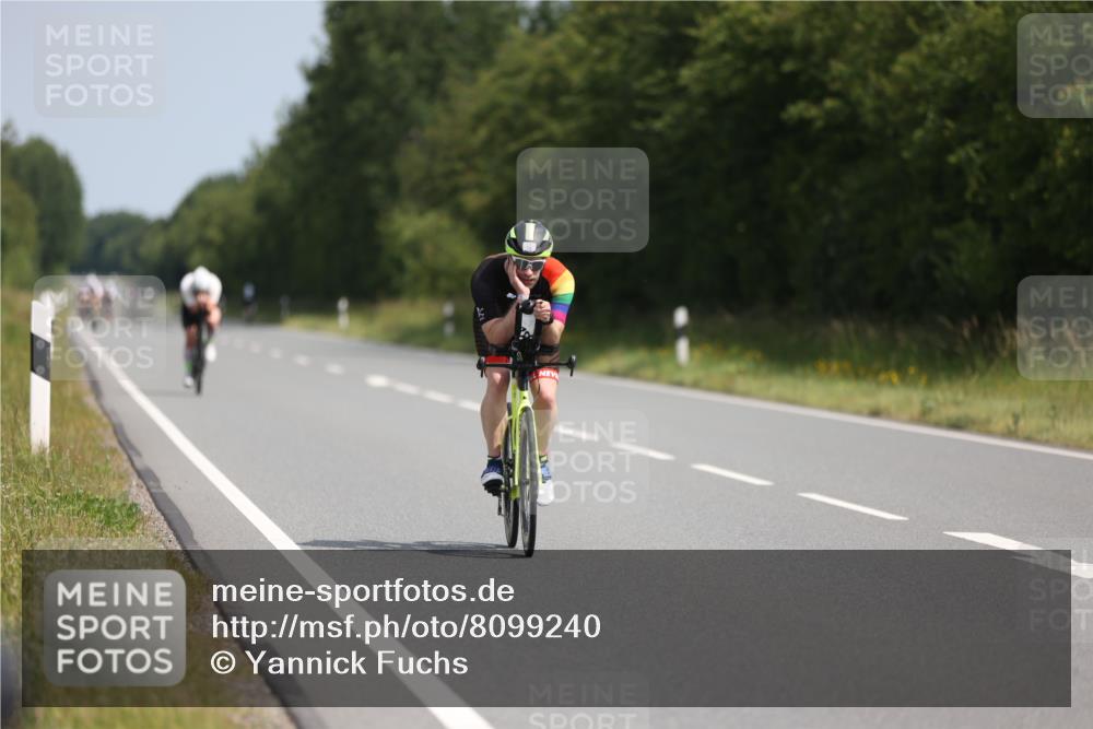 22.06.2025 - Viking Triathlon Yannick Fuchs http://msf.ph/oto/8099240 22.06.2025 11:23:42 Radfahren 21, 34, 177, 179, 334, 363, 365, 385, 414, 470, 484, 642 meine-sportfotos.de