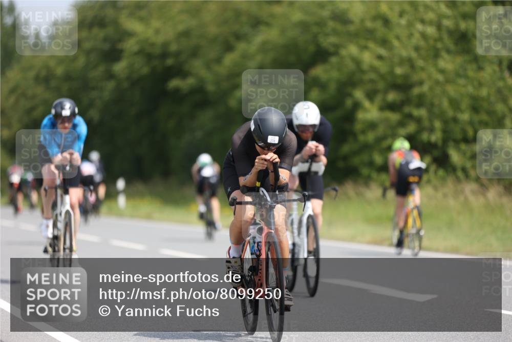 22.06.2025 - Viking Triathlon Yannick Fuchs http://msf.ph/oto/8099250 22.06.2025 12:02:36 Radfahren 18, 40, 187, 209, 278, 317, 350, 374, 395, 407, 428, 506, 522, 536, 546, 630 meine-sportfotos.de
