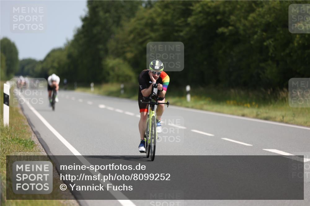 22.06.2025 - Viking Triathlon Yannick Fuchs http://msf.ph/oto/8099252 22.06.2025 11:23:42 Radfahren 21, 34, 177, 179, 334, 363, 365, 385, 414, 470, 484, 642 meine-sportfotos.de
